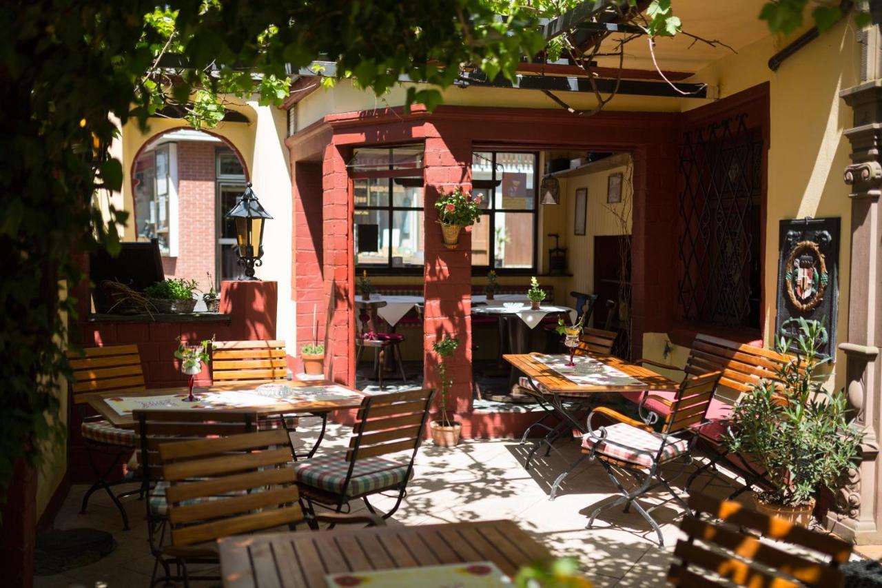 Hotel Reichsschenke Zum Ritter Gotz "Garni" Krov Luaran gambar