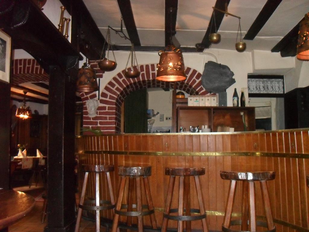 Hotel Reichsschenke Zum Ritter Gotz "Garni" Krov Luaran gambar