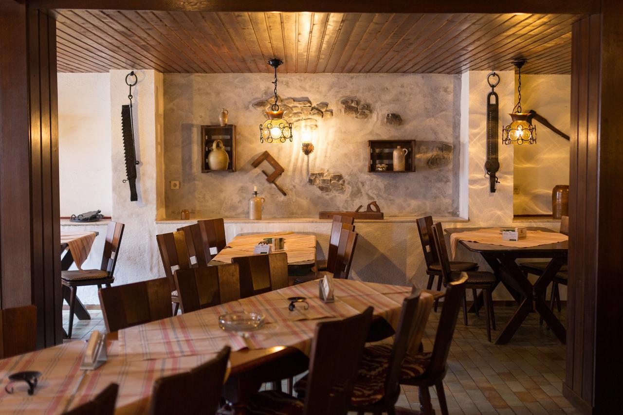 Hotel Reichsschenke Zum Ritter Gotz "Garni" Krov Luaran gambar